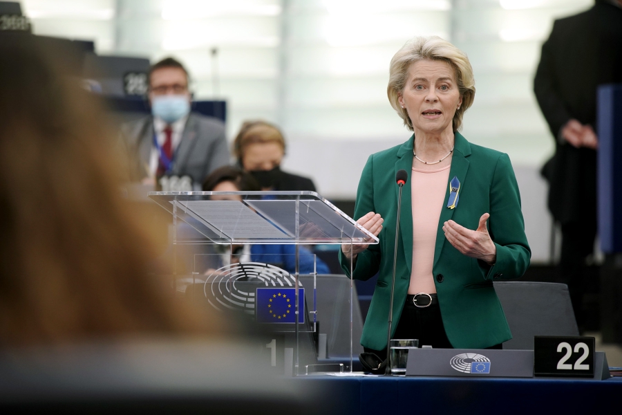 Von der Leyen για το πλαφόν: Αξίζει να εξεταστεί το ισπανικό μοντέλο