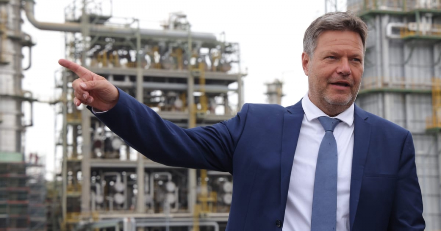 Habeck προς βιομήχανους: «Φτιάξτε δίκτυα ενέργειας πιο γρήγορα»