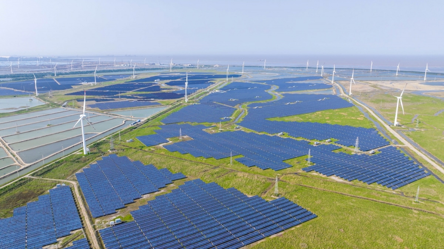 «Υπάρχει μόνο ένας παίκτης»: Γιατί η Κίνα γίνεται παγκόσμιος ηγέτης στην πράσινη ενέργεια; (The Guardian)