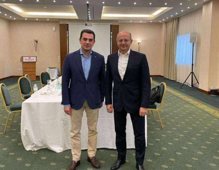 Συνάντηση Σκρέκα με τον ΥΠΕΝ του Αζερμπαϊτζάν - Στο επίκεντρο το φυσικό αέριο