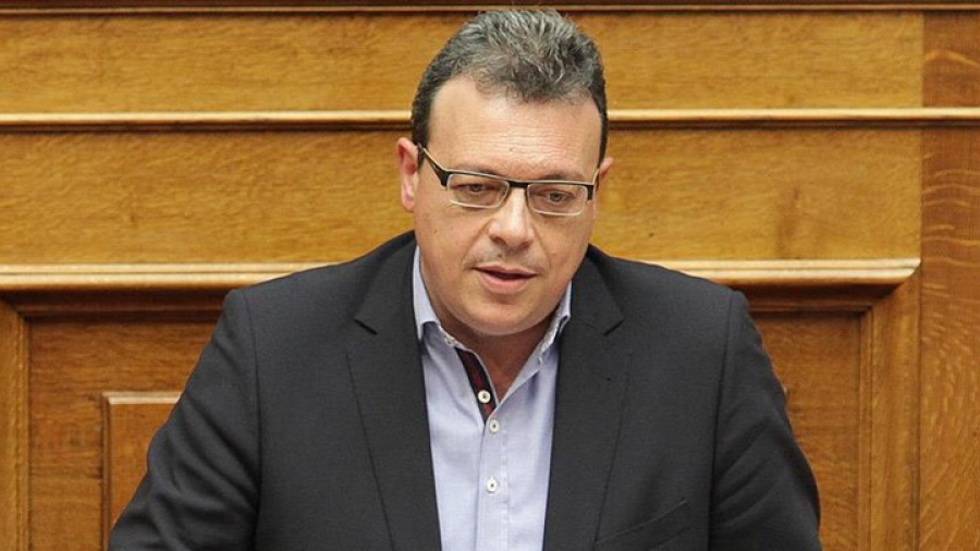 Σ. Φάμελλος: Καμία ρύθμιση στη Βουλή ενώ το κύμα ακρίβειας στο ρεύμα συνεχίζεται